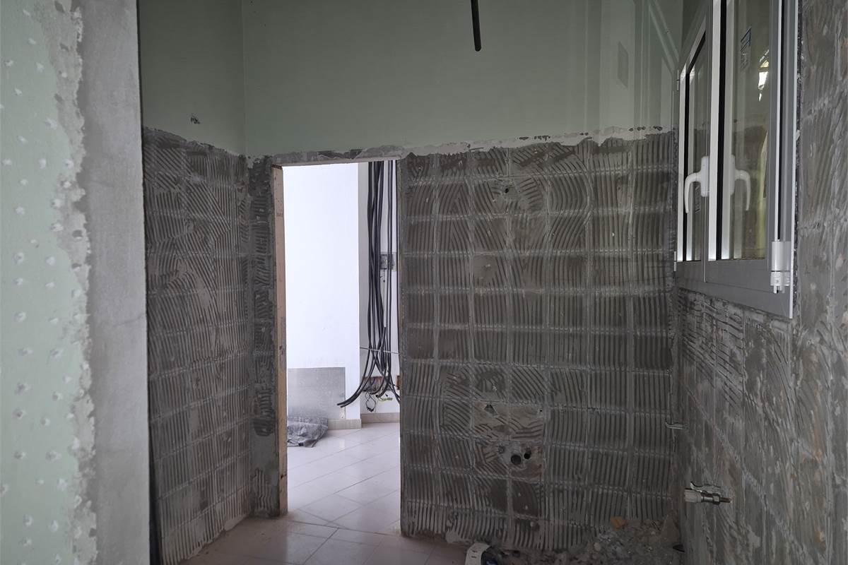Vendesi ufficio completamente ristrutturato