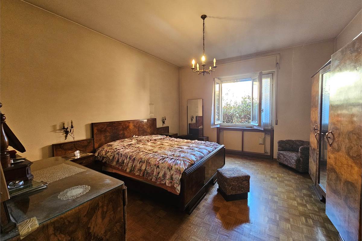 Ampia villa con due appartamenti a Uboldo 