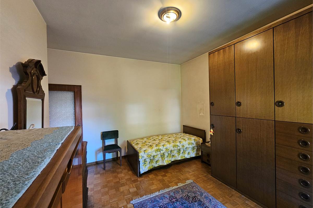 Ampia villa con due appartamenti a Uboldo 