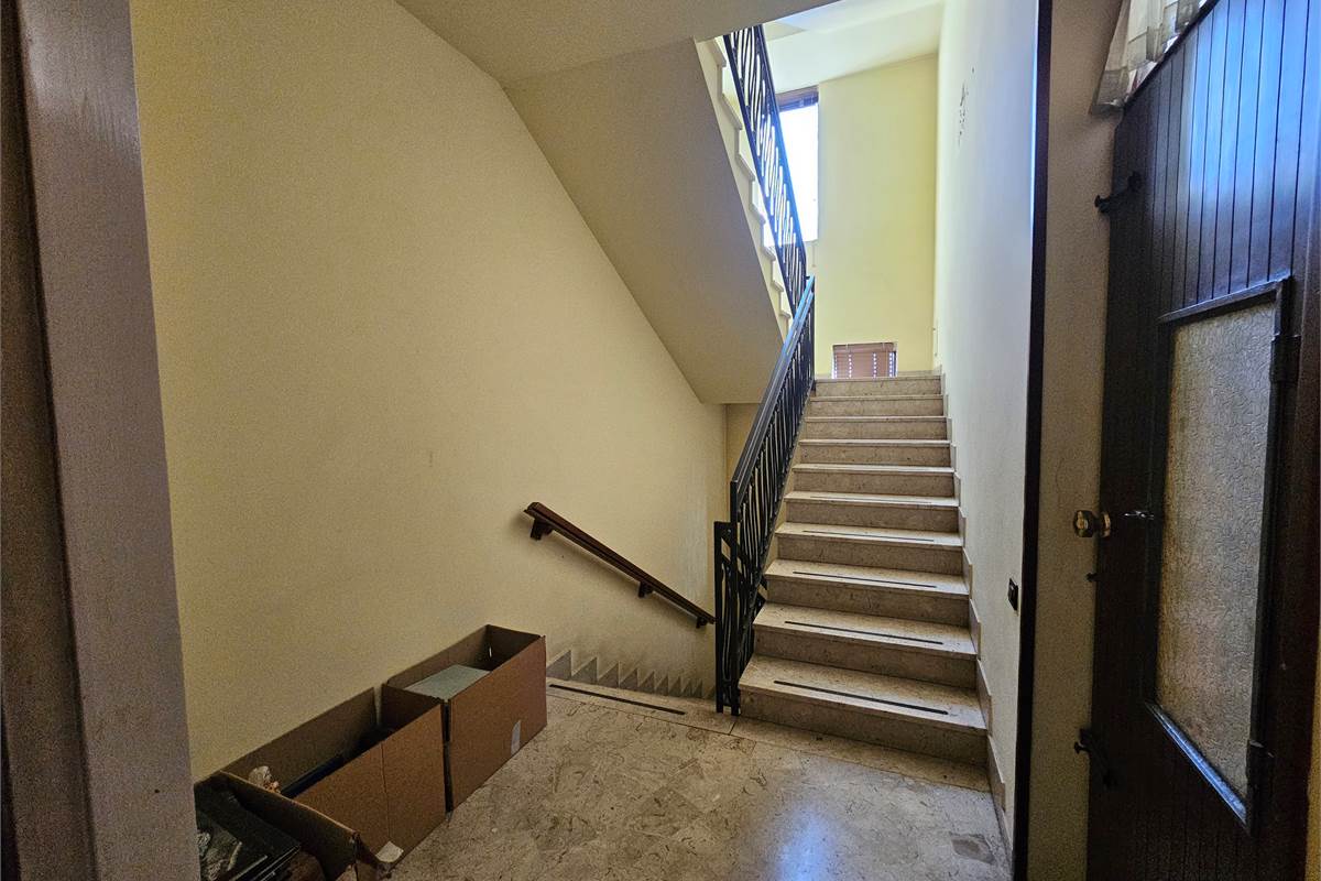 Ampia villa con due appartamenti a Uboldo 