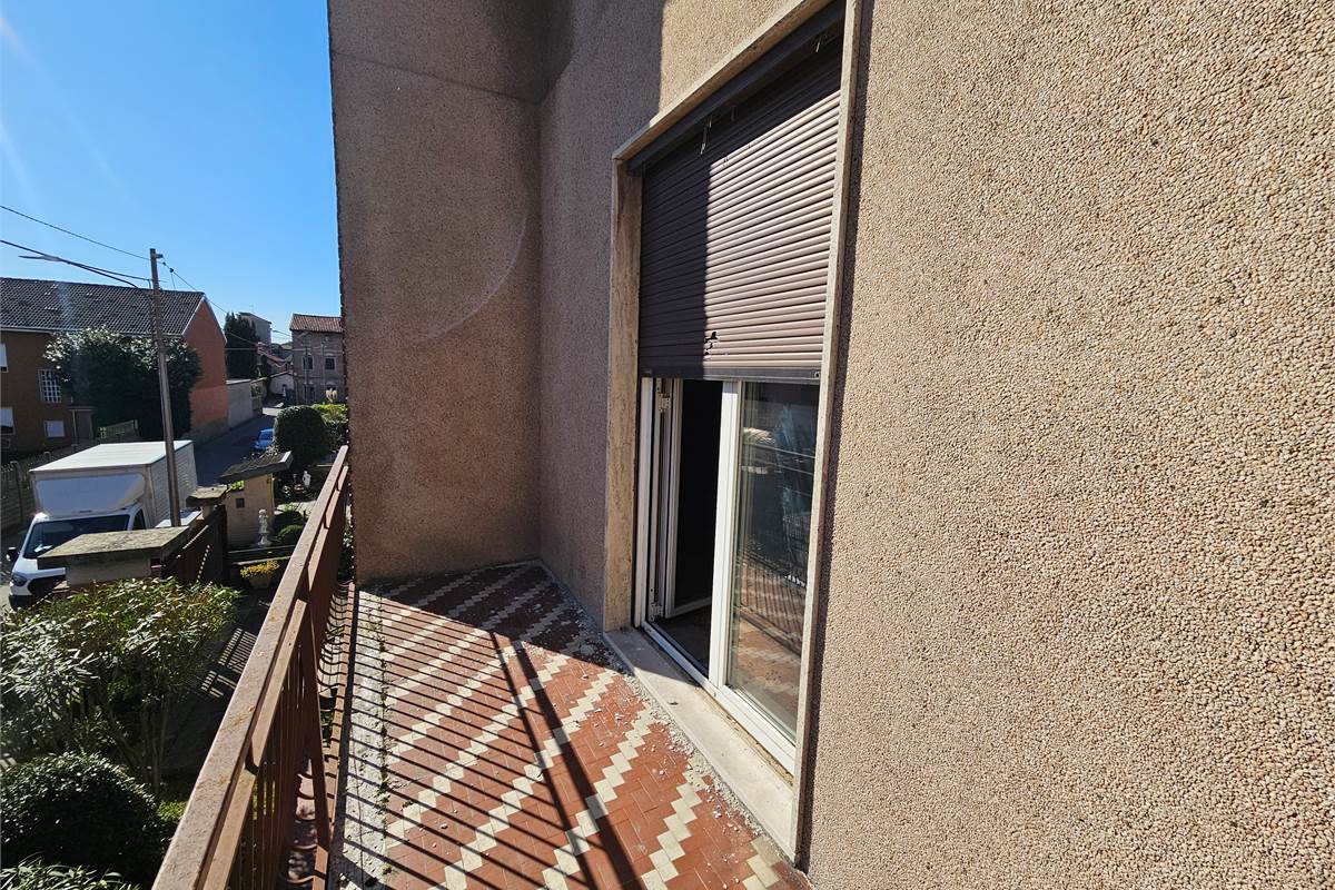 Ampia villa con due appartamenti a Uboldo 
