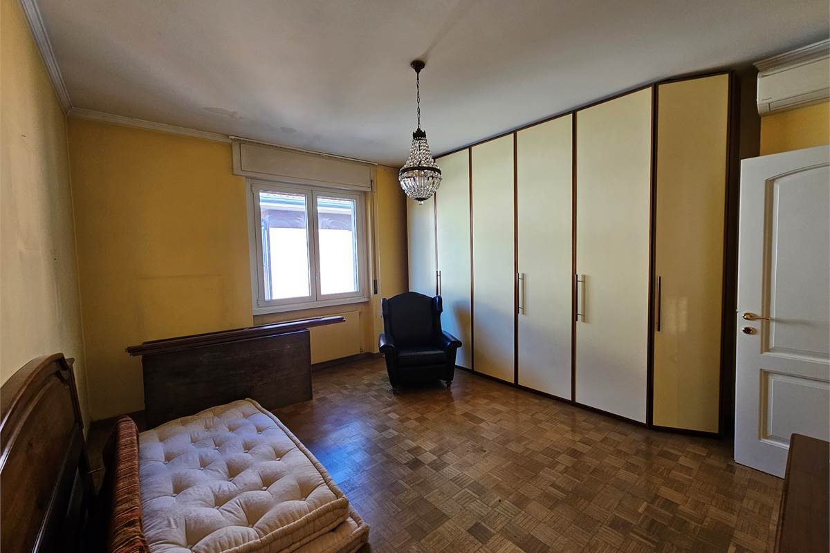 Ampia villa con due appartamenti a Uboldo 
