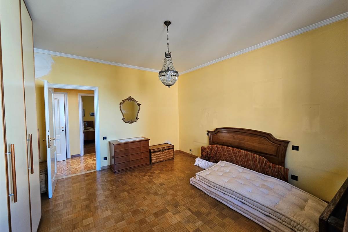 Ampia villa con due appartamenti a Uboldo 
