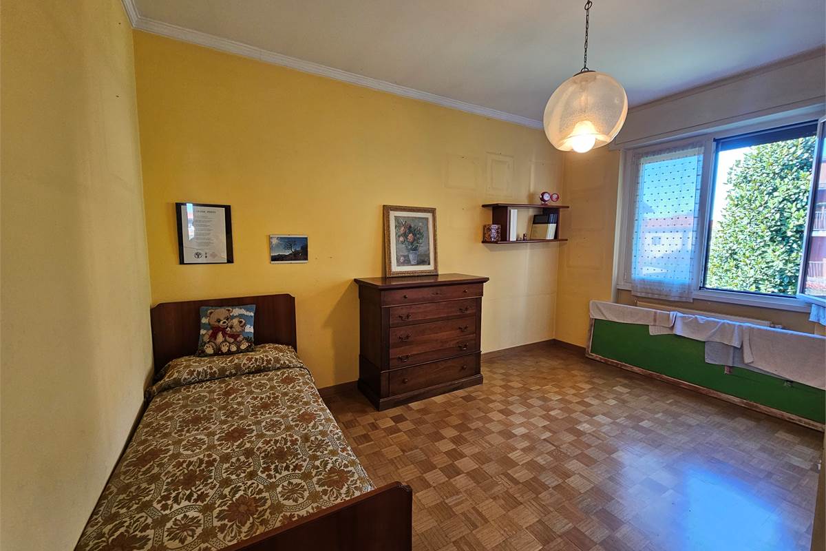 Ampia villa con due appartamenti a Uboldo 