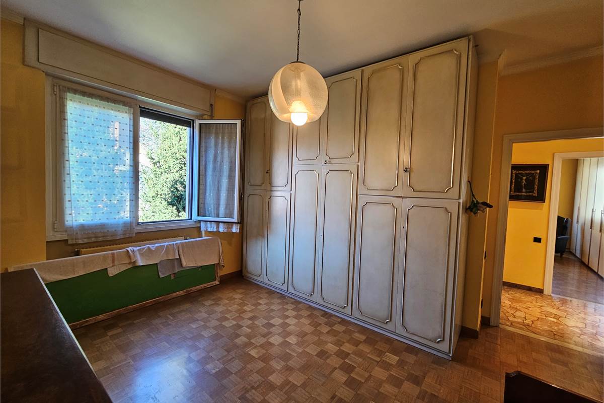 Ampia villa con due appartamenti a Uboldo 