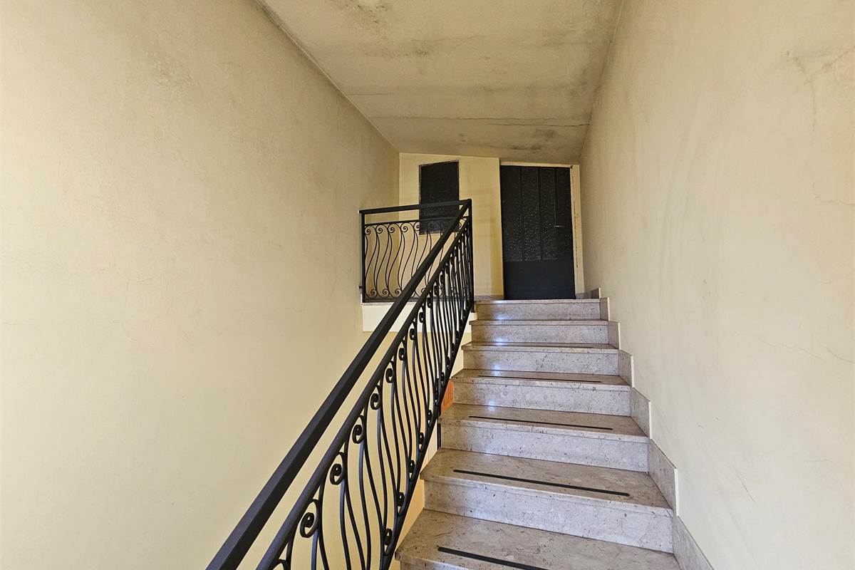 Ampia villa con due appartamenti a Uboldo 