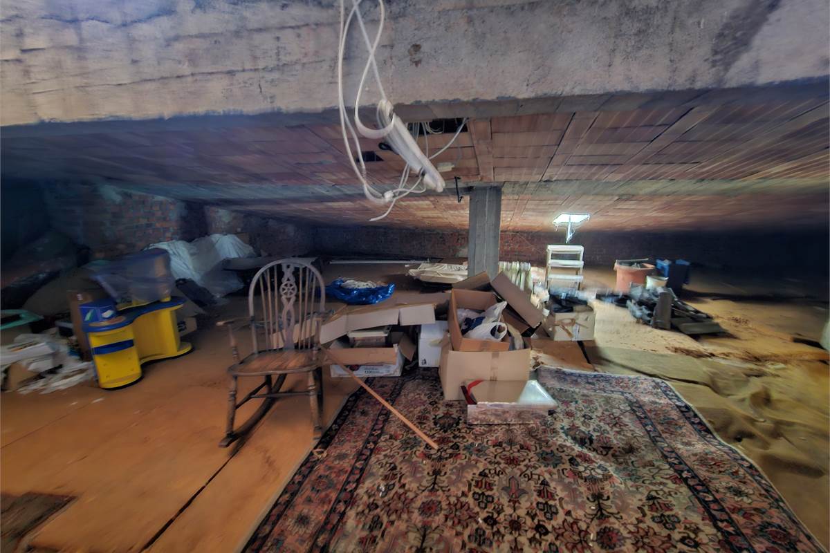 Ampia villa con due appartamenti a Uboldo 