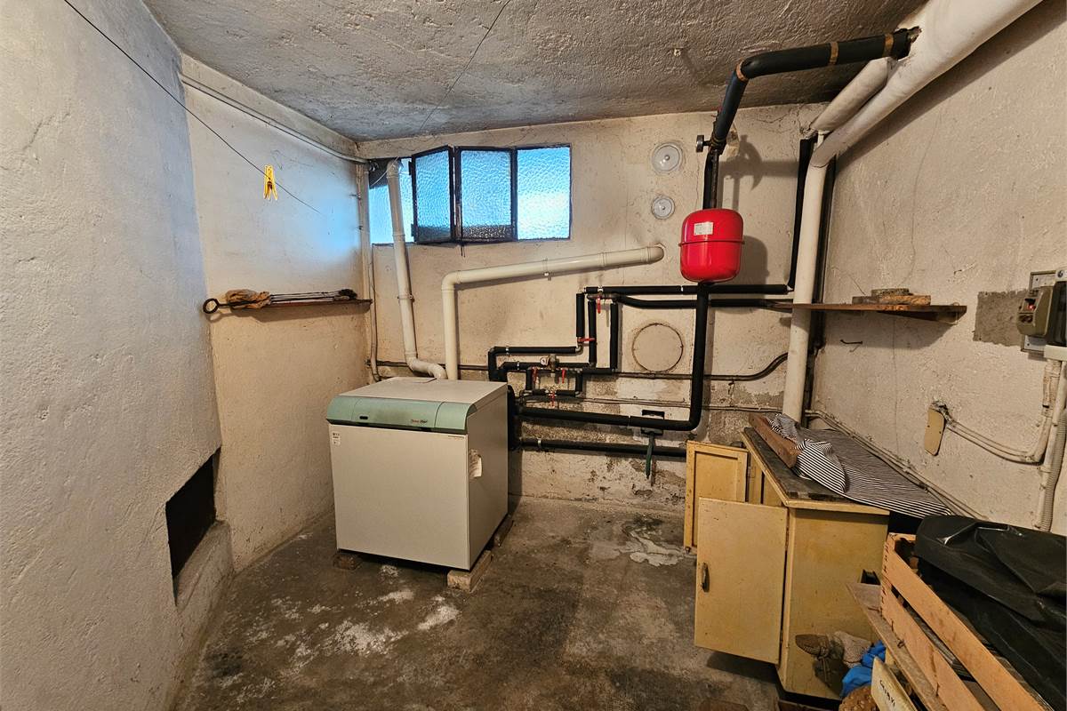 Ampia villa con due appartamenti a Uboldo 