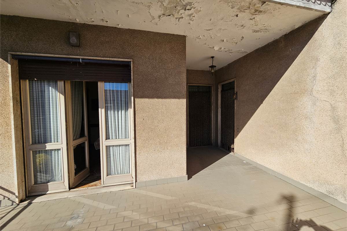 Ampia villa con due appartamenti a Uboldo 