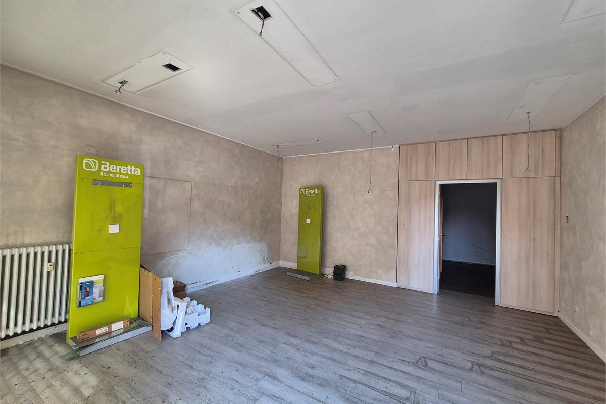 Negozio in vendita a Cantù