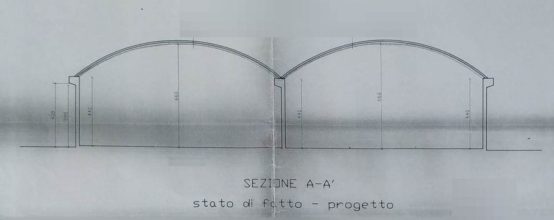 Capannone produttivo a Carugo