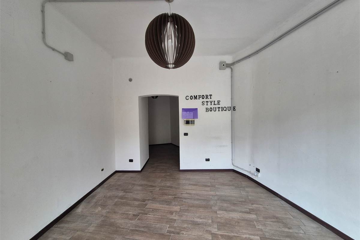 Vendesi negozio Lomazzo centro