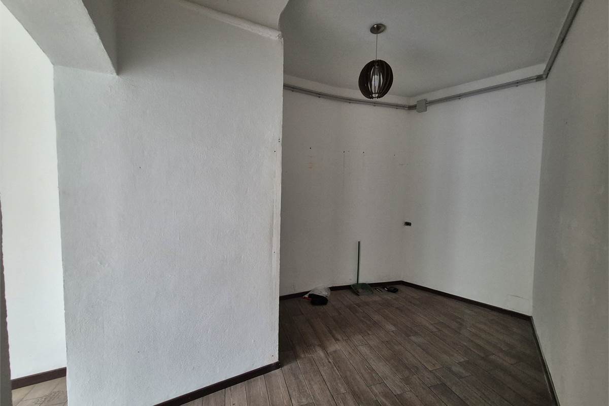 Vendesi negozio Lomazzo centro