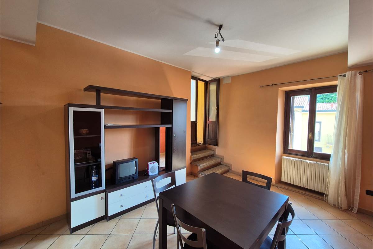 Bilocale in  corte con posto auto privato