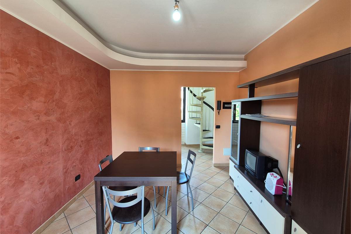 Bilocale in  corte con posto auto privato