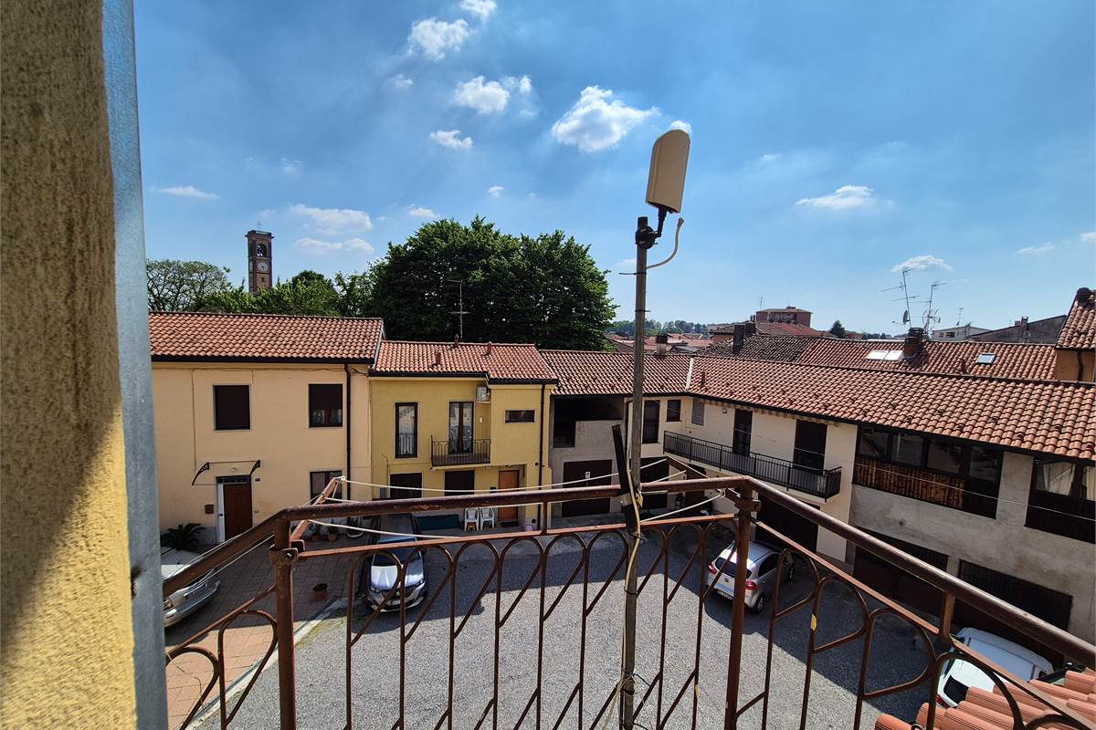 Bilocale in  corte con posto auto privato