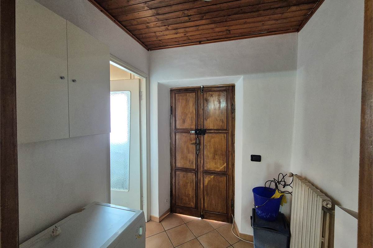 Bilocale in  corte con posto auto privato