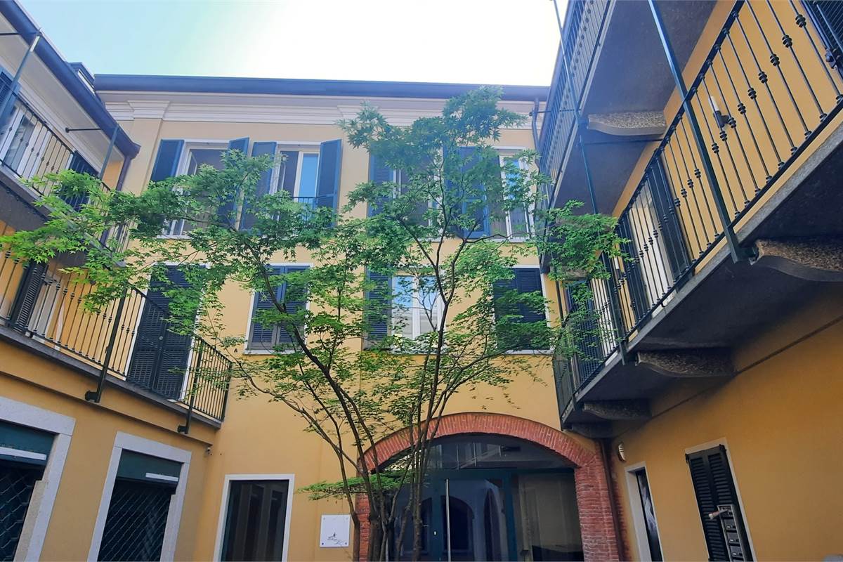 Ricercato ufficio Cantù centro storico