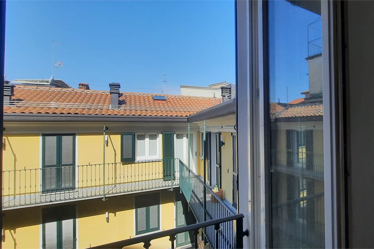 Ricercato ufficio Cantù centro storico