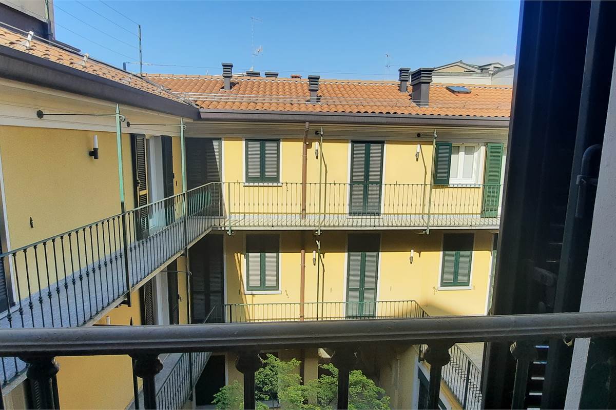 Ricercato ufficio Cantù centro storico