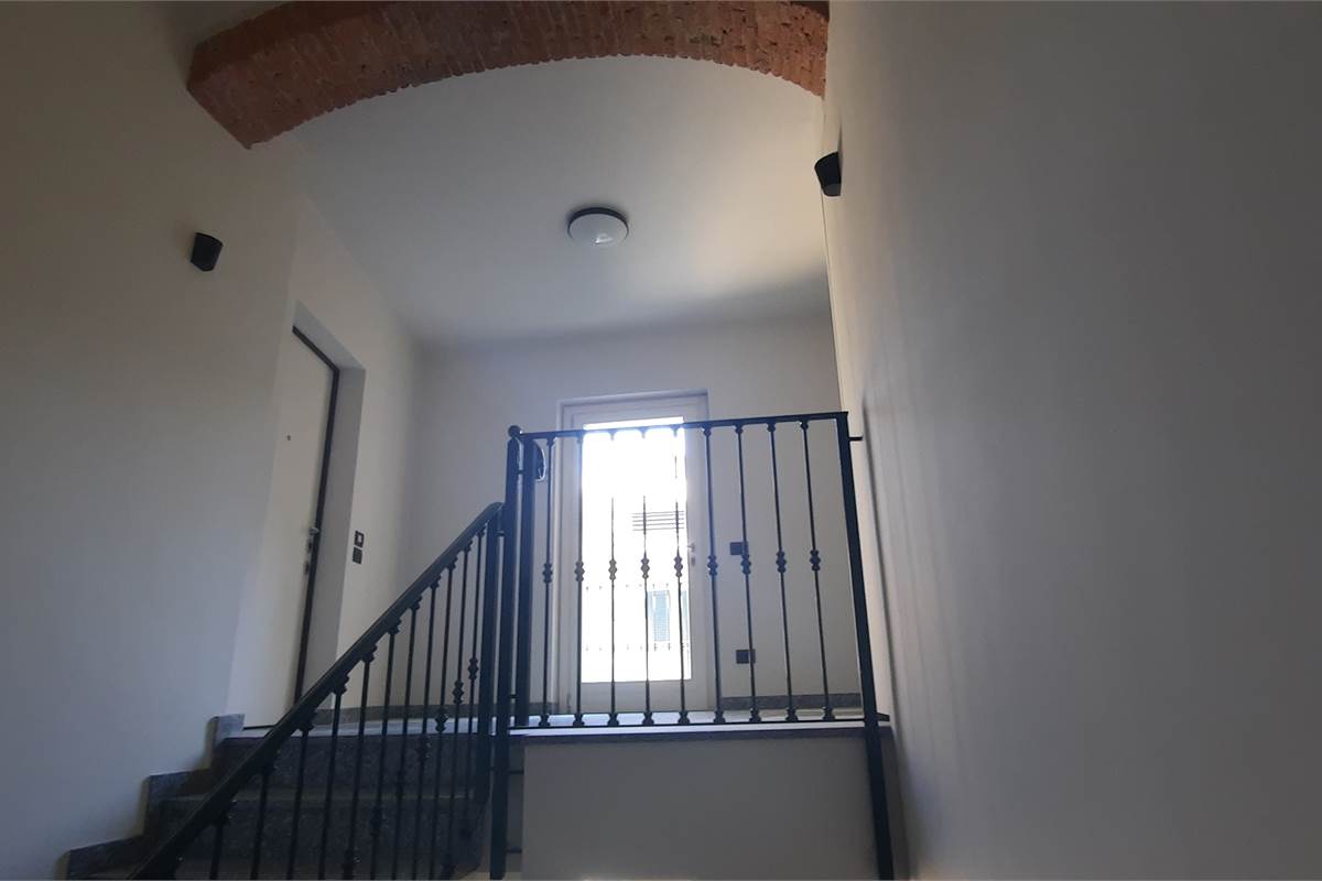 Ricercato ufficio Cantù centro storico