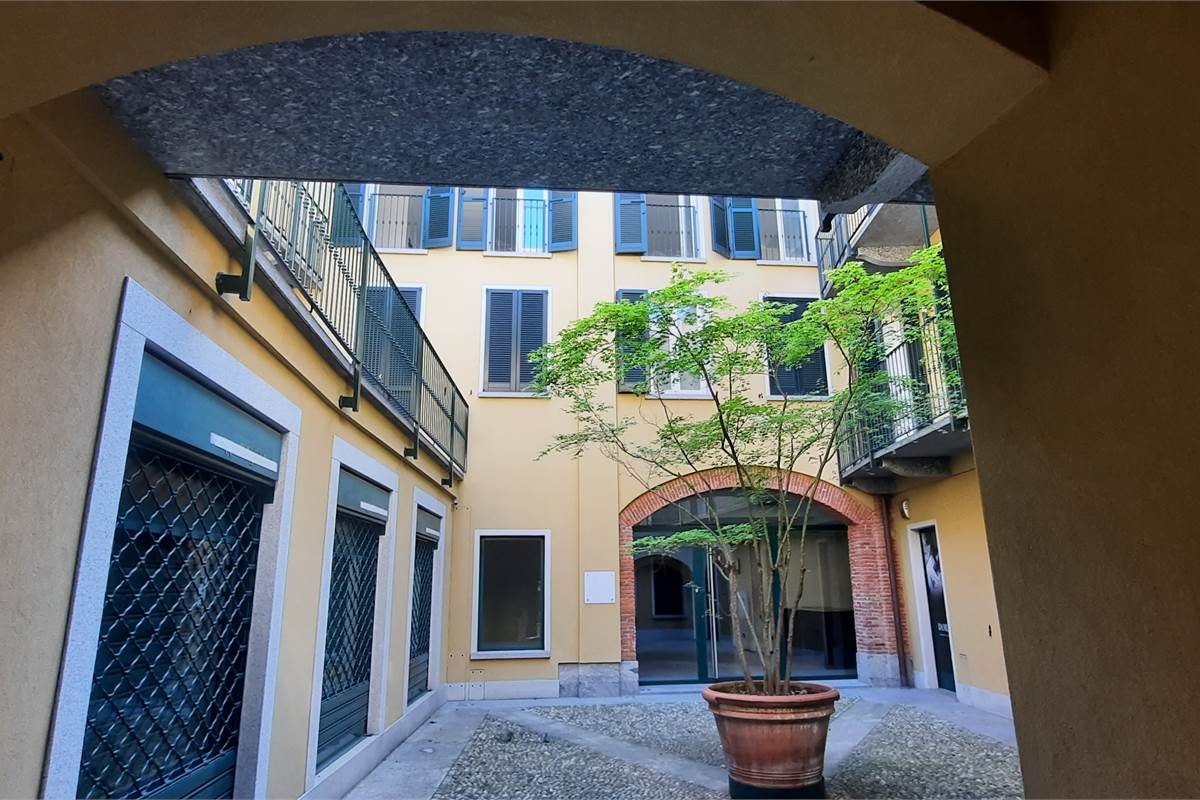 Ricercato ufficio Cantù centro storico