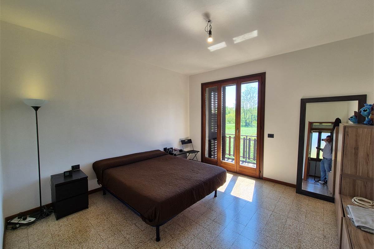 Villa indipendente con ampio giardino 