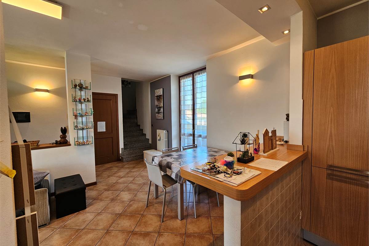 Trilocale Duplex a Bregnano 