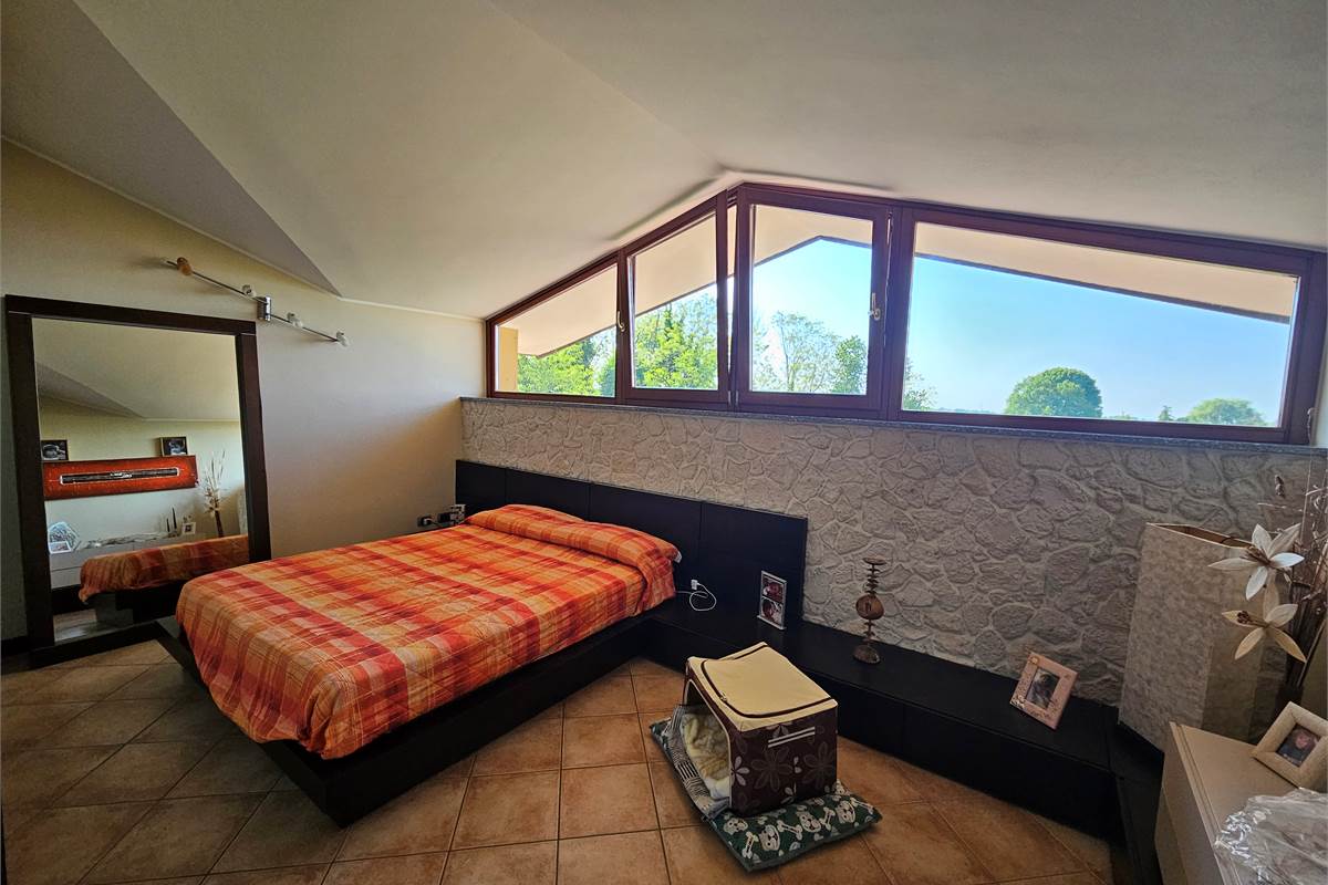 Trilocale Duplex a Bregnano 