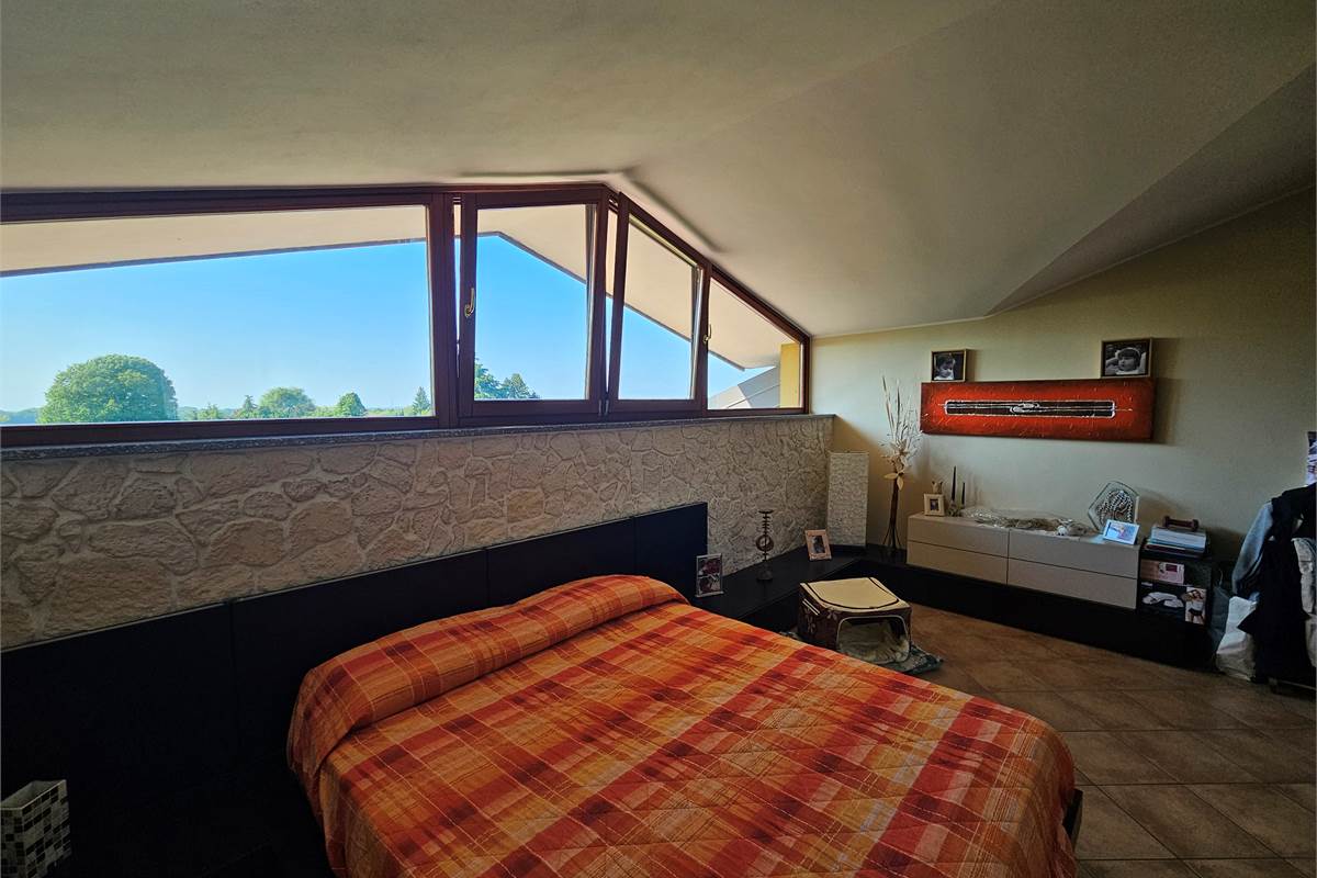 Trilocale Duplex a Bregnano 