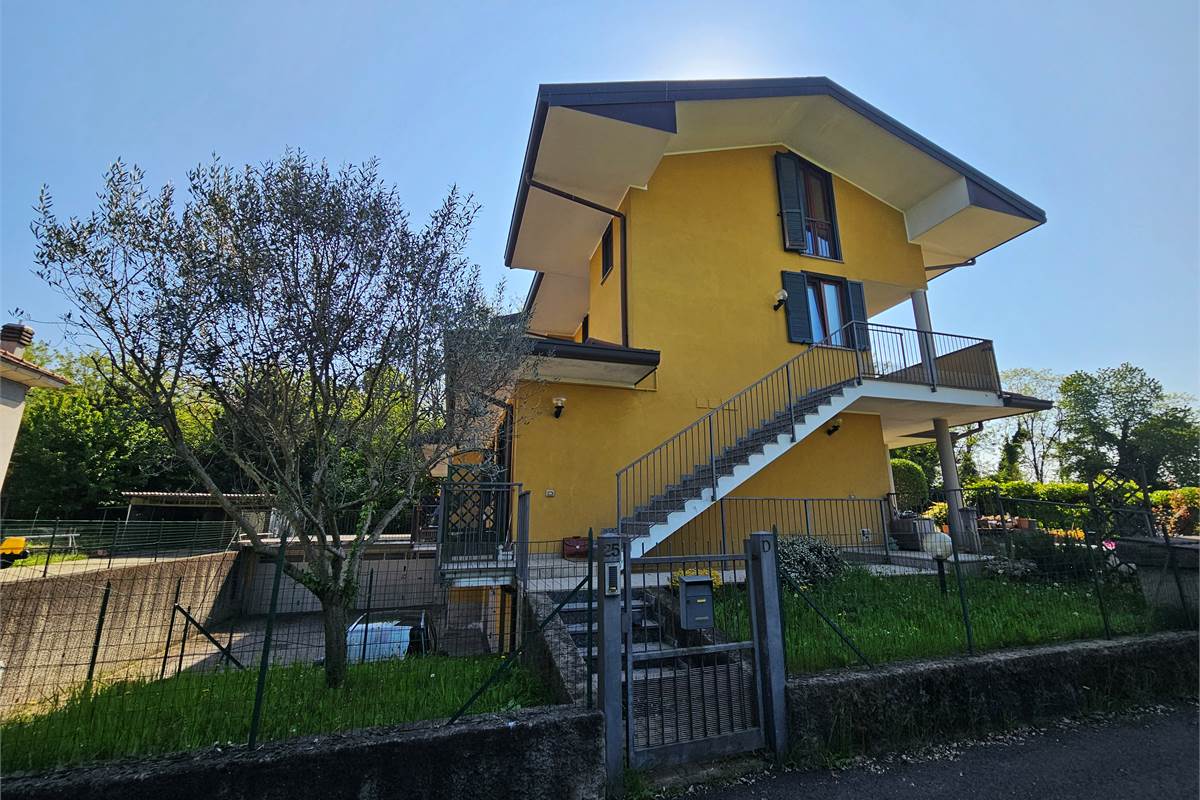 Trilocale Duplex a Bregnano 