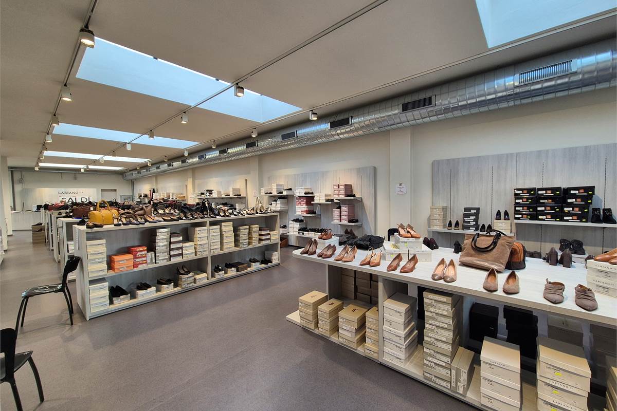 Capannone Commerciale in Vendita a Cirimido