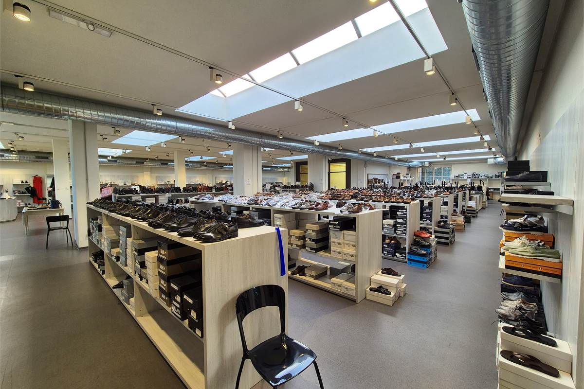 Capannone Commerciale in Vendita a Cirimido