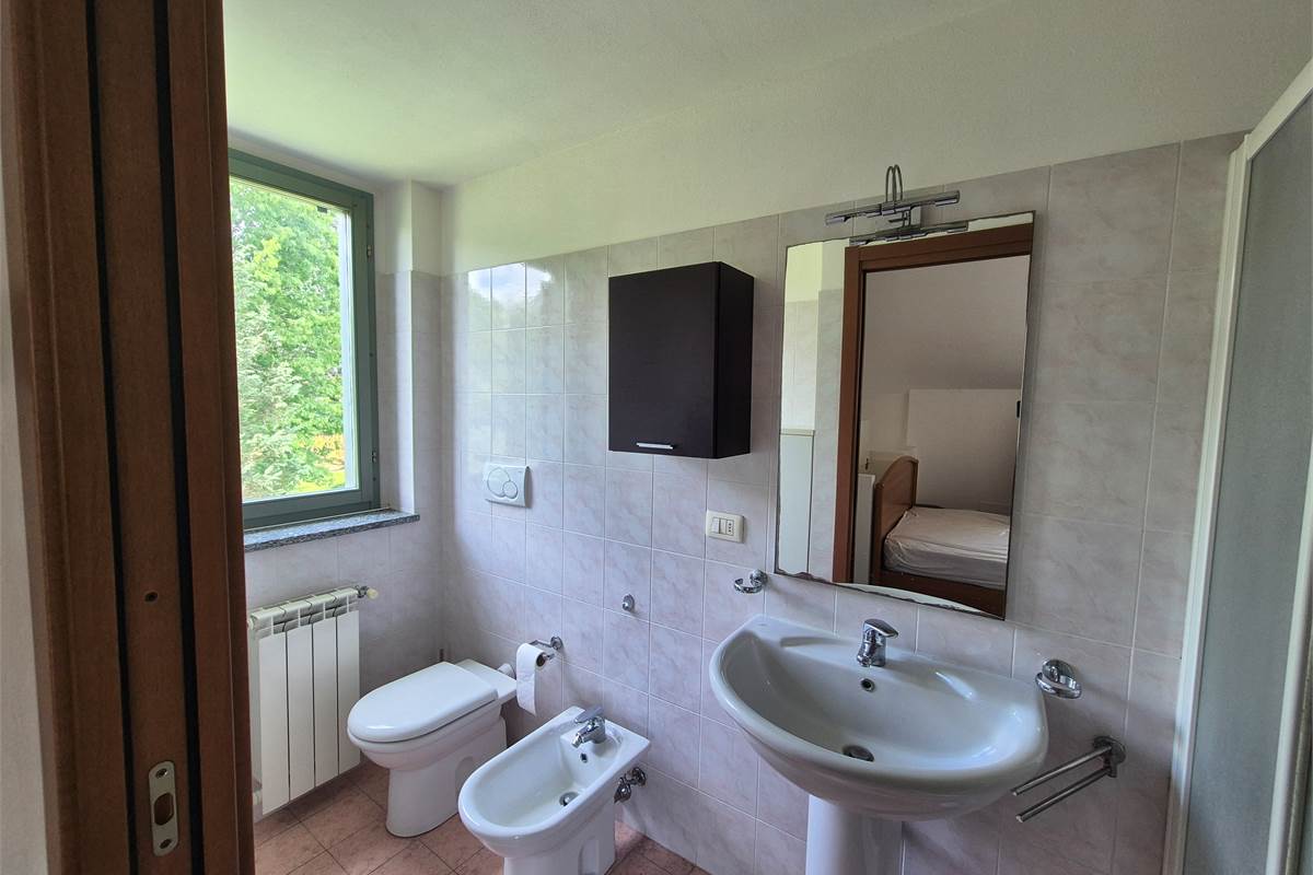 Bilocale con locale hobby a Cadorago