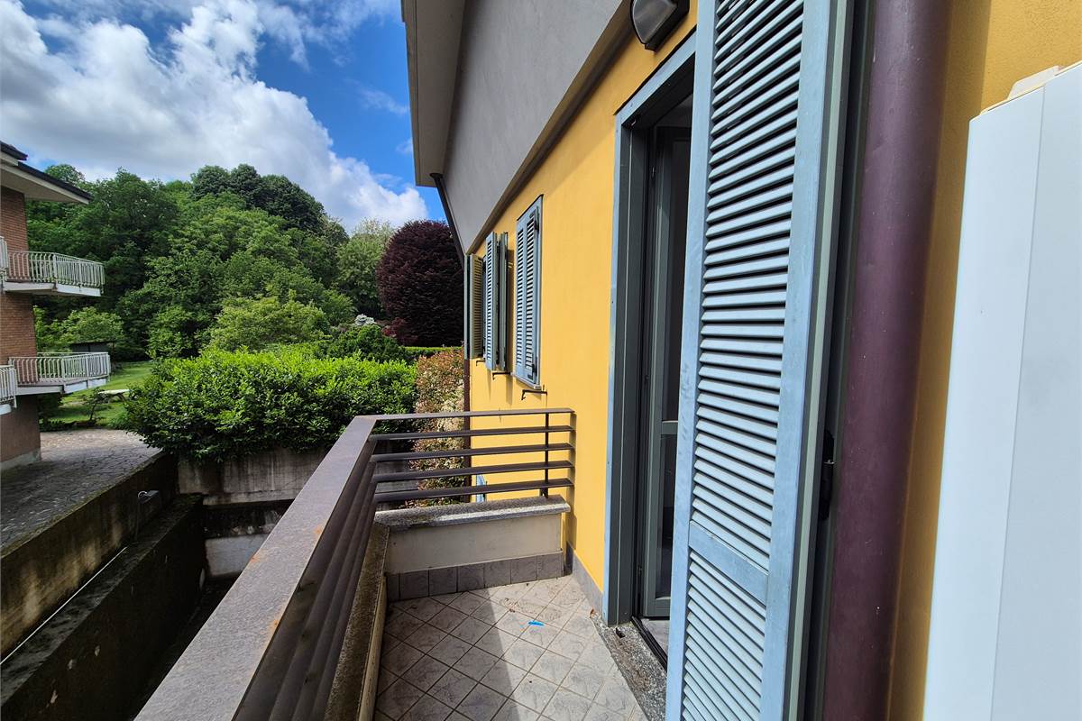 Bilocale con locale hobby a Cadorago