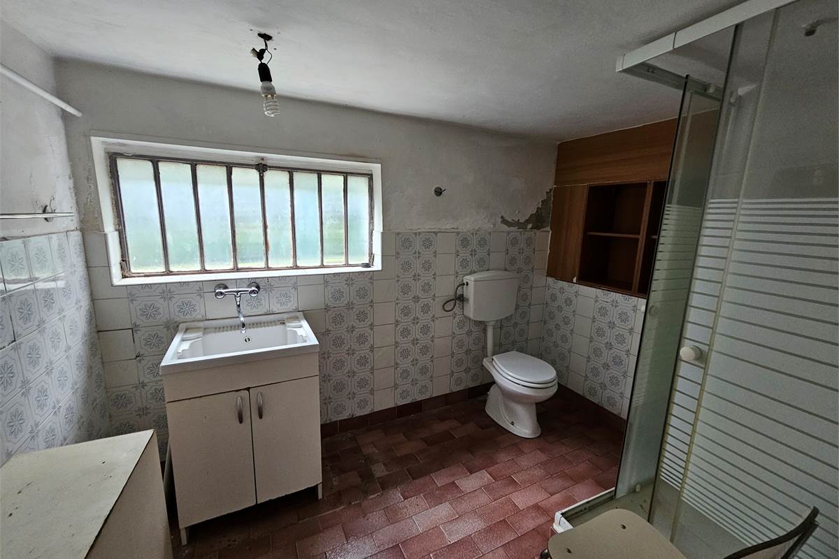 Villa Singola con Giardino a Varano Borghi