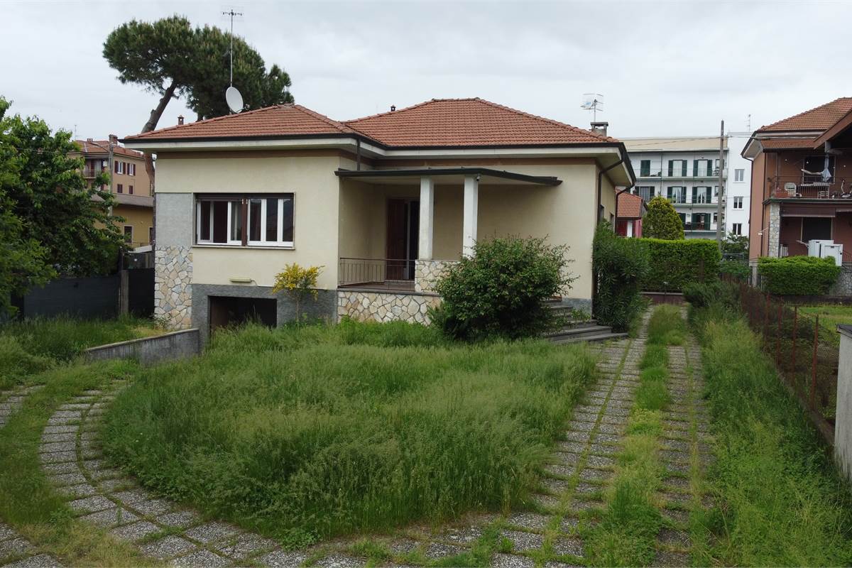 Villa Singola con Giardino a Varano Borghi