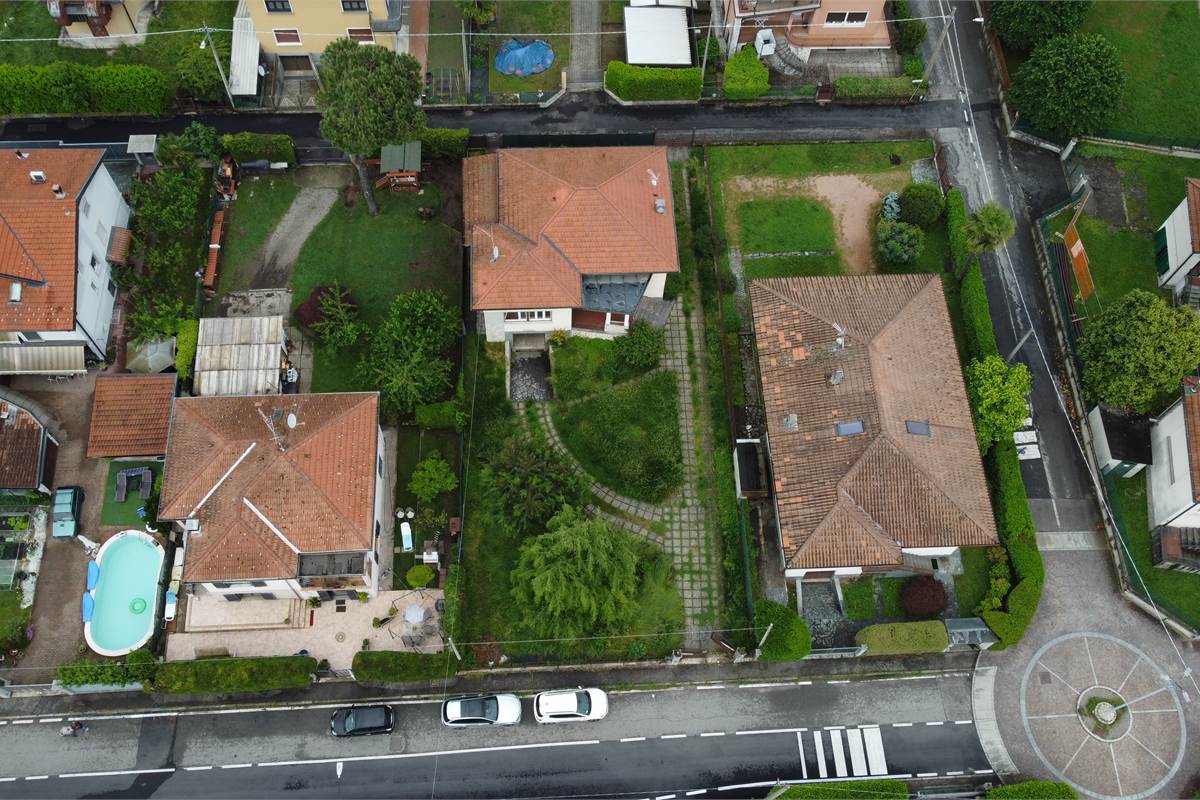 Villa Singola con Giardino a Varano Borghi
