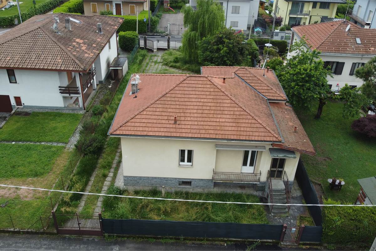 Villa Singola con Giardino a Varano Borghi