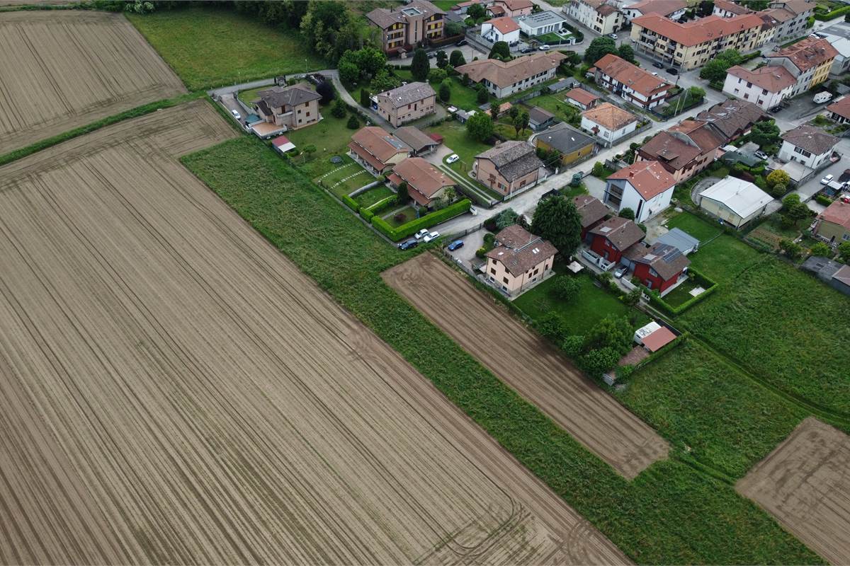 Complesso di terreni residenziali a Cermenate 