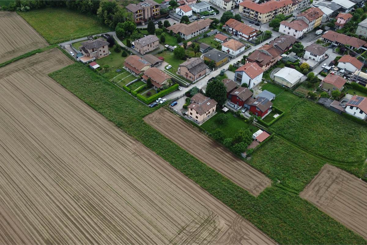 Complesso di terreni residenziali a Cermenate 