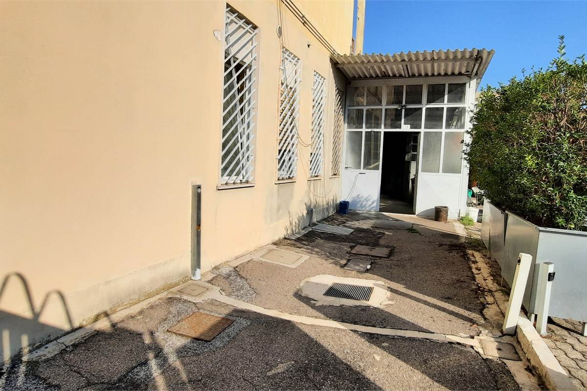 Quadrilocale con box e sottotetto
