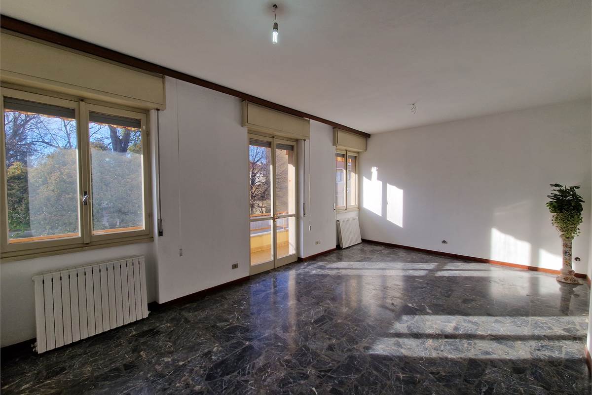Quadrilocale con box e sottotetto