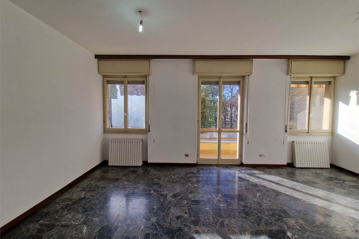 Quadrilocale con box e sottotetto