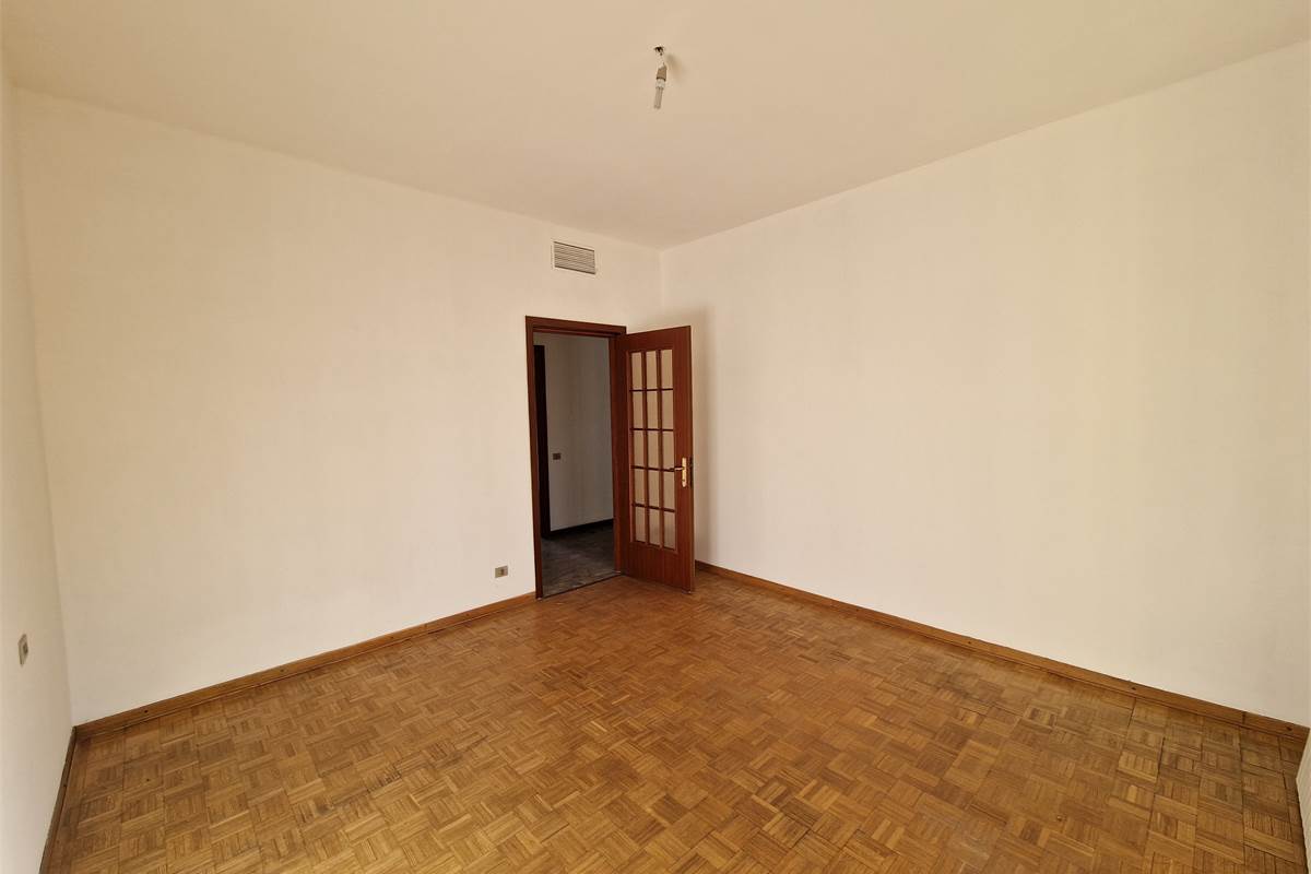 Quadrilocale con box e sottotetto
