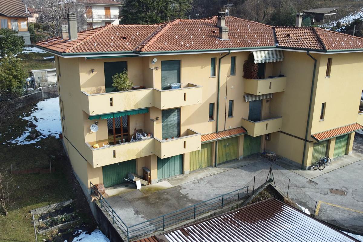 Bilocale con box singolo a Valbrona