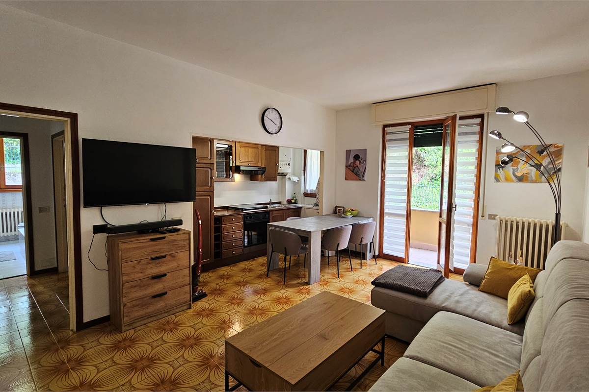 Bilocale con box singolo a Valbrona