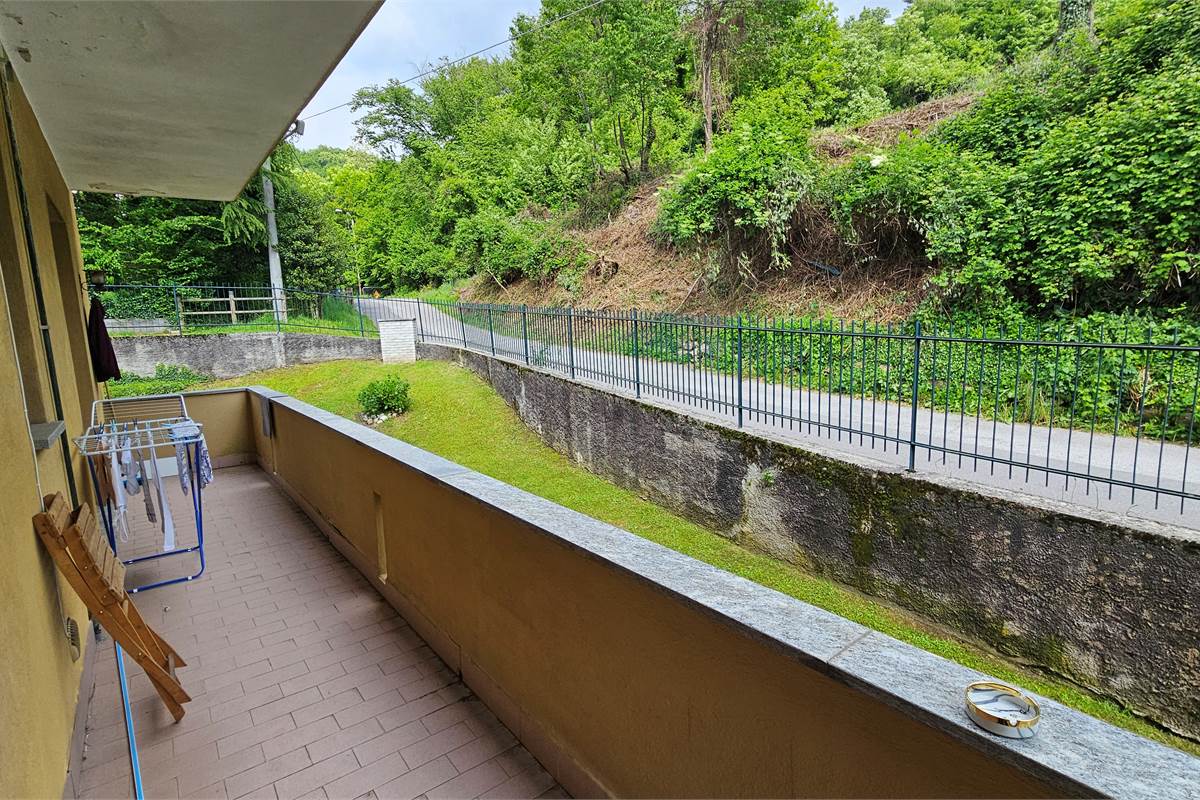 Bilocale con box singolo a Valbrona