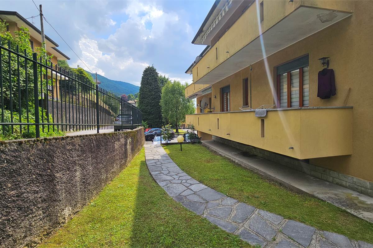 Bilocale con box singolo a Valbrona