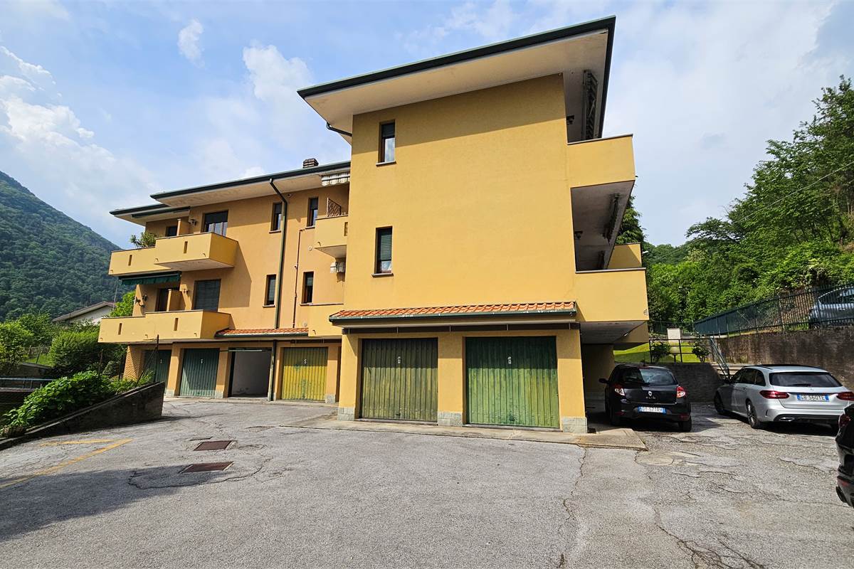 Bilocale con box singolo a Valbrona
